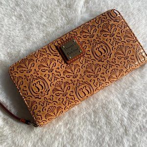 Club 33 Disney Dooney and Bourke Wallet